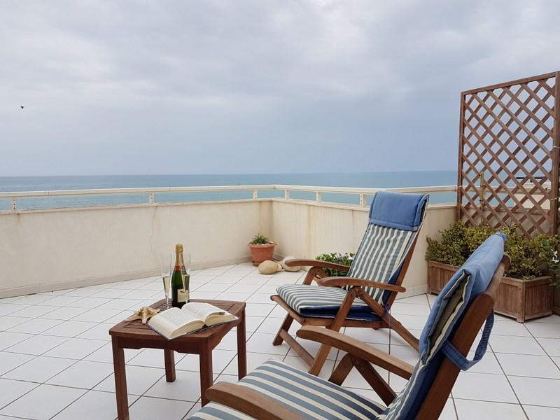 多纳卢卡他Terrazzo Sul Mare公寓 外观 照片